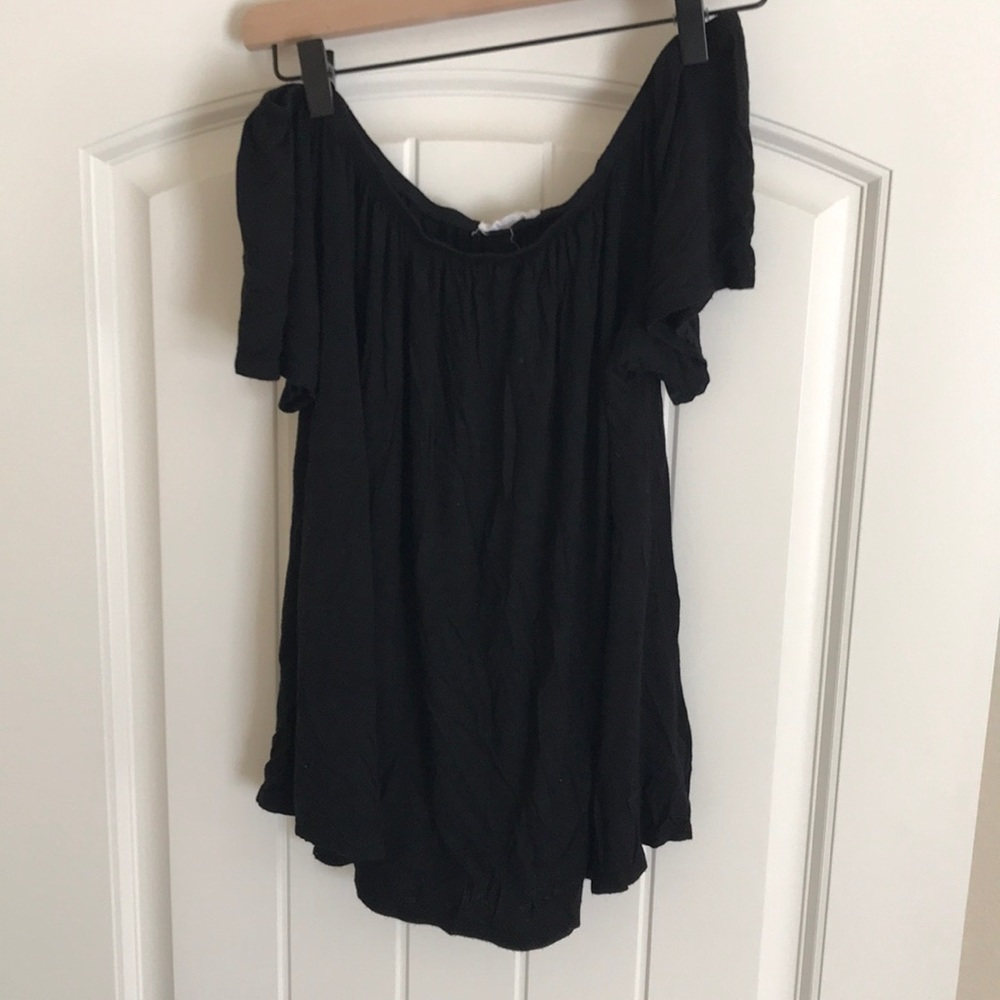 Socialite off shoulder black top